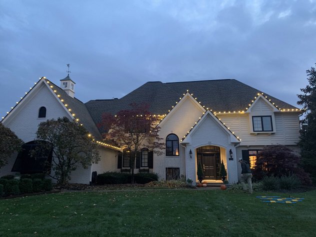 Carolina Christmas Light Installers cover