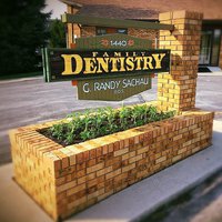  Family Dentistry by G. Randy Sachau DDS