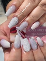 Holly Nails Tech